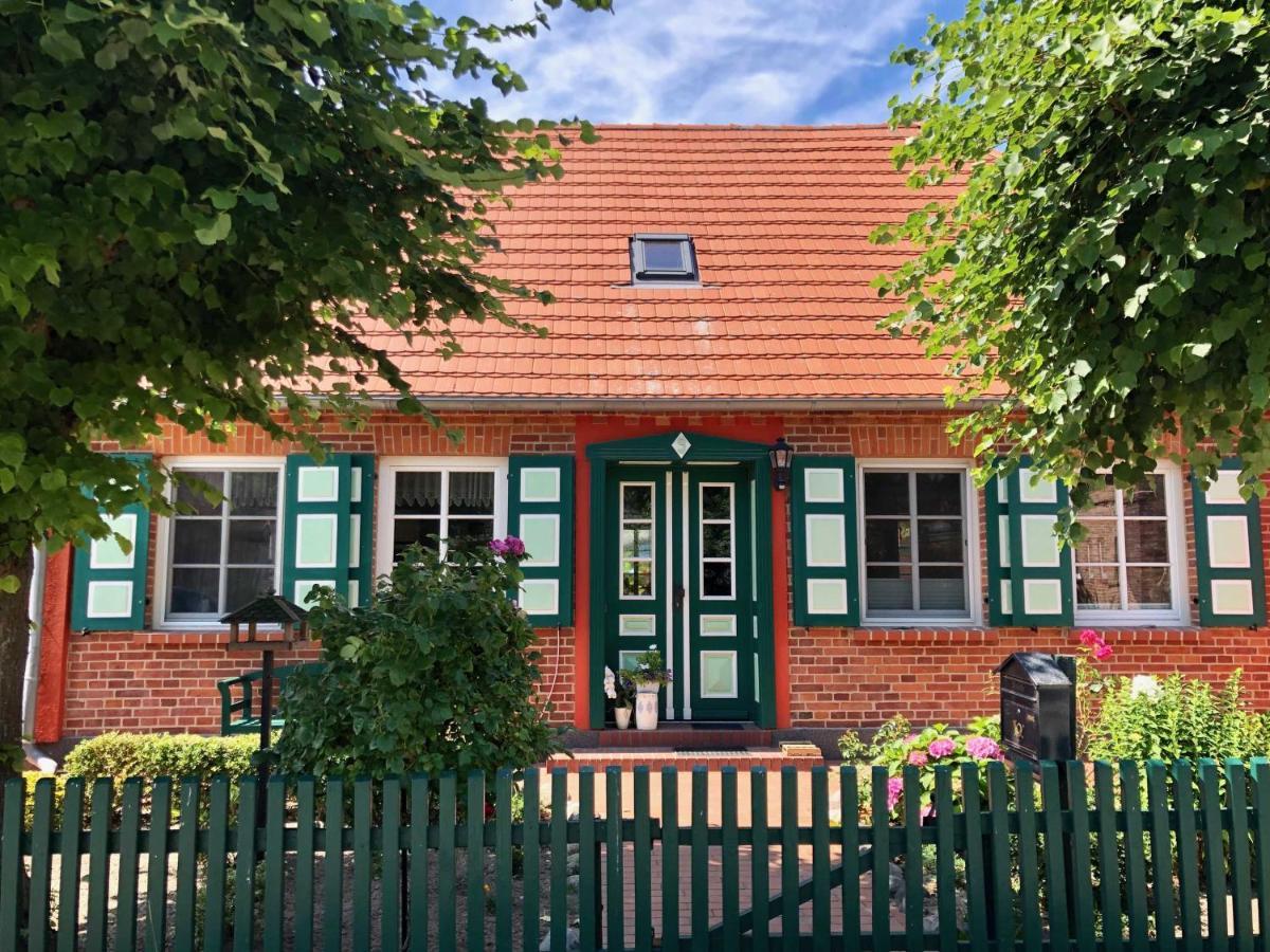 Ferienwohnung Leitzsch Вустров Екстериор снимка