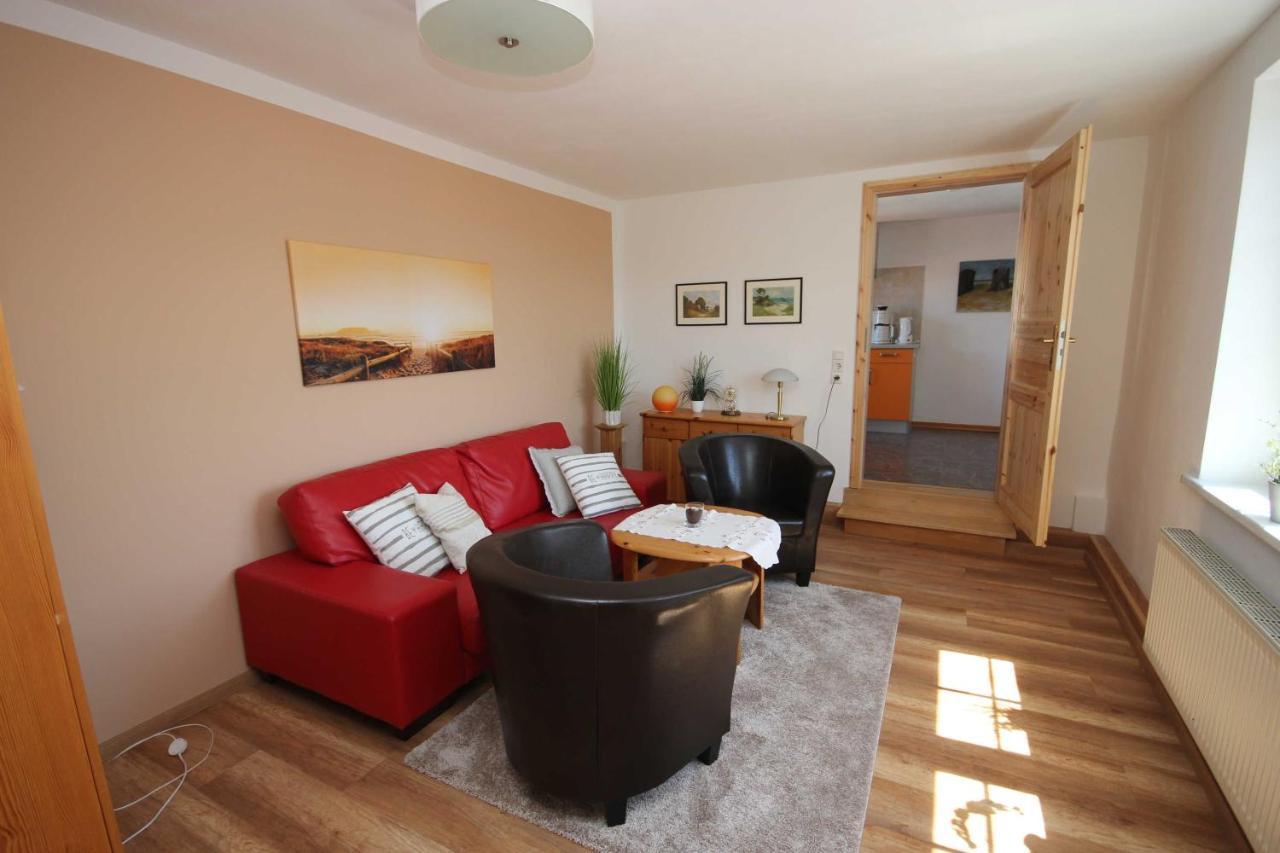 Ferienwohnung Leitzsch Вустров Екстериор снимка